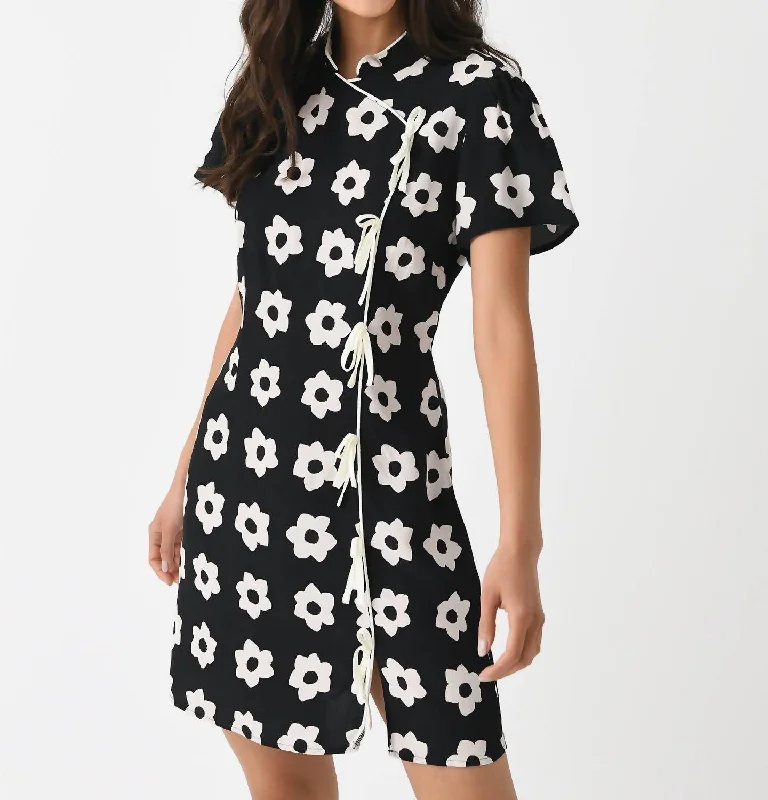 Harlow Mini Dress In Black Tiled Floral